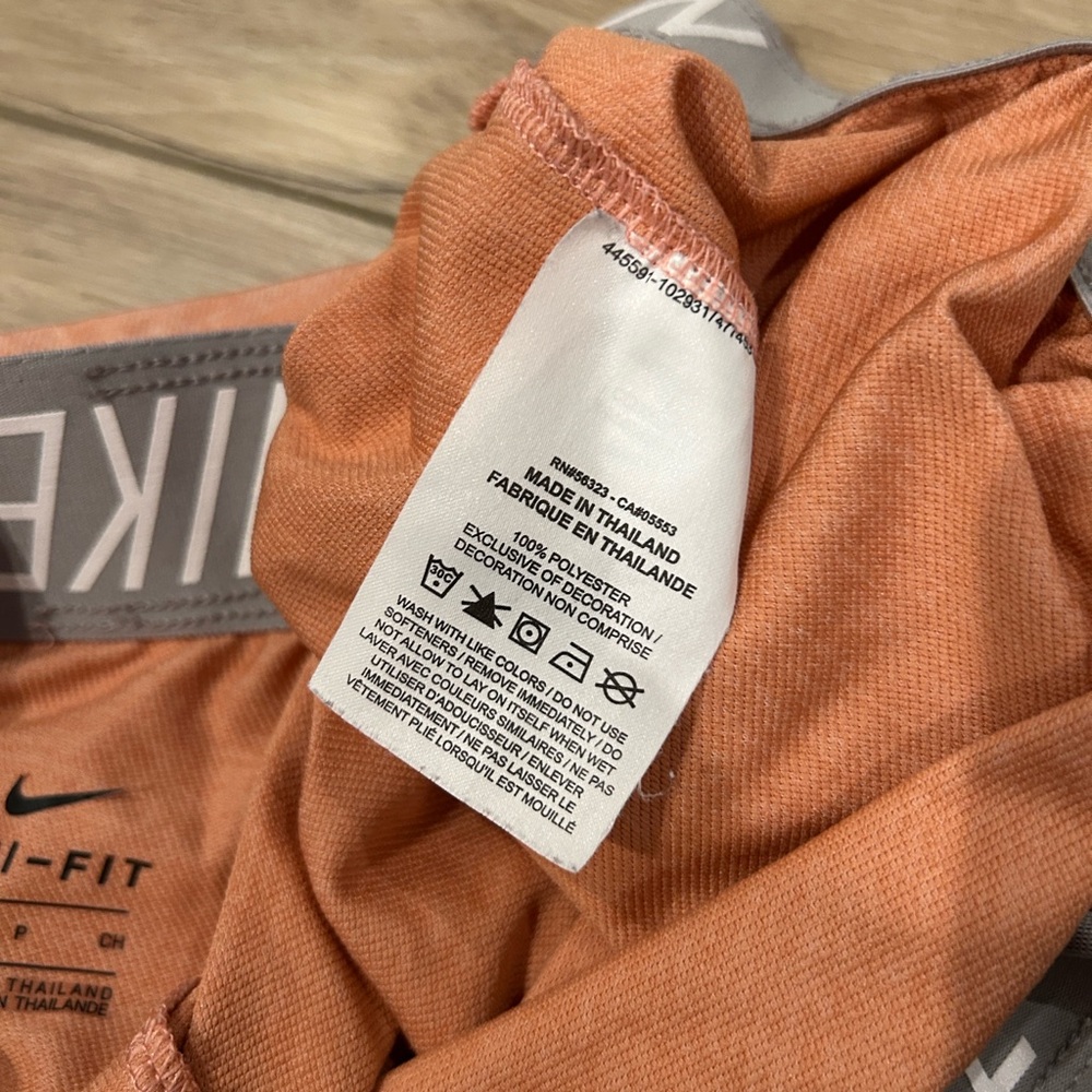 Nike Women's Training Shorts Elastic Fold Over Waist Orange Athletic - Picture 4 of 4